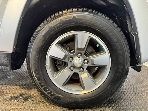 Used 2008 Jeep Liberty Sport w/ Popular Equipment Group AWD/4WD image 32