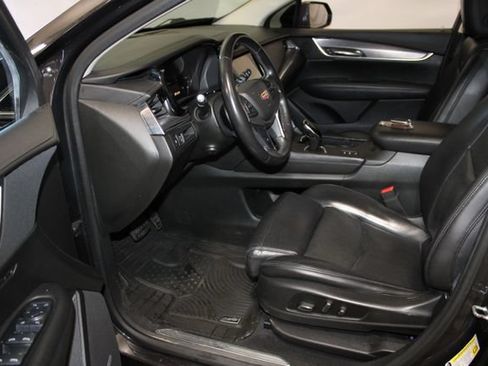 Used 2017 Cadillac XT5 Luxury AWD/4WD image 7