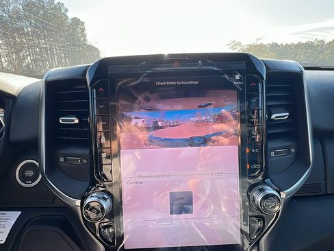 New 2025 RAM 5500 4x4 Regular Cab image 27