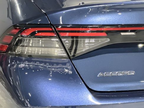 Used 2024 Honda Accord EX image 12