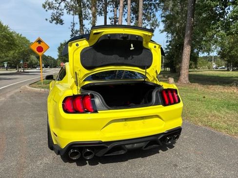 Used 2021 Ford Mustang Shelby GT500 w/ Technology Package RWD image 19