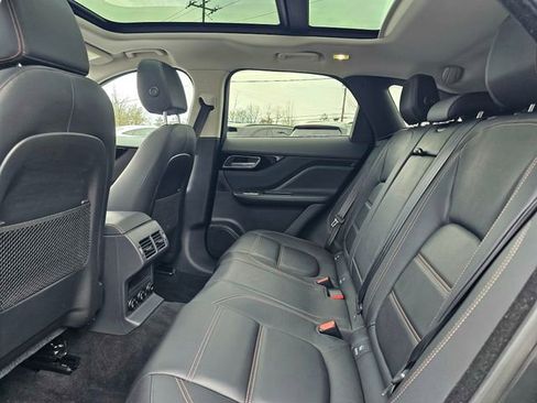 Used 2017 Jaguar F-PACE Prestige image 23