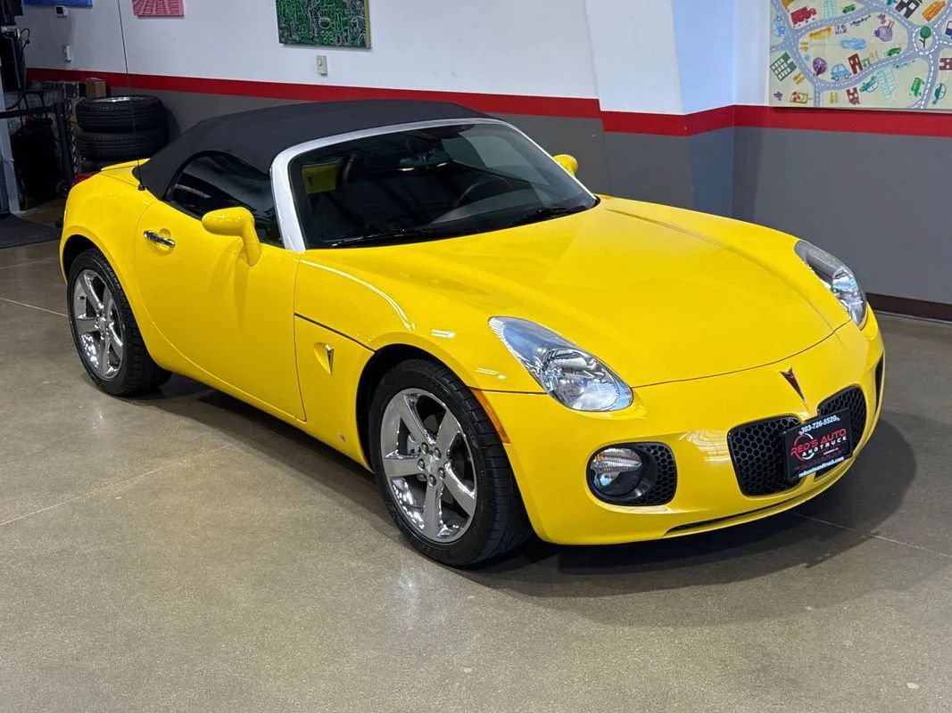 Used 2007 Pontiac Solstice GXP w/ Premium Package RWD image 37