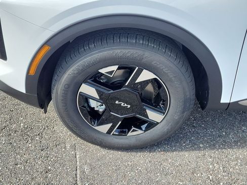 New 2026 Kia Sportage LX FWD image 36