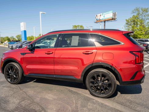 Used 2023 Kia Sorento SX AWD/4WD image 4