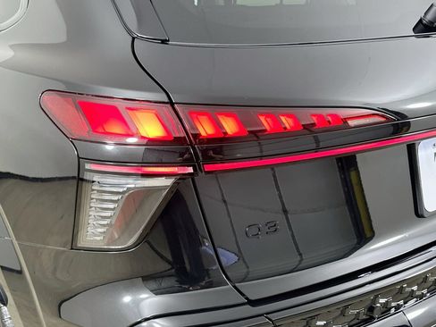 New 2026 Audi Q3 quattro 2.0T AWD/4WD image 13