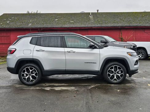 New 2026 Jeep Compass Limited image 9