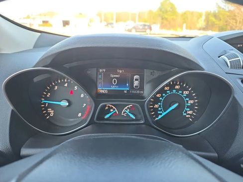 Used 2016 Ford Escape SE image 16