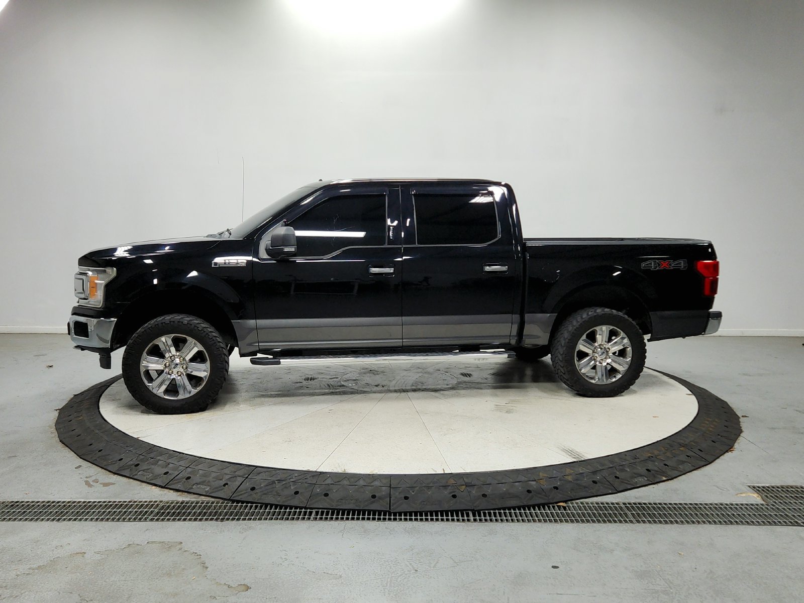 Used 2018 Ford F150 XLT w/ Equipment Group 302A Luxury AWD/4WD image 5