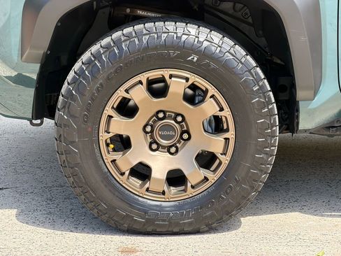 Used 2025 Toyota 4Runner Trailhunter AWD/4WD image 11