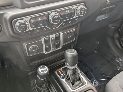 Used 2018 Jeep Wrangler Unlimited Sport S image 13