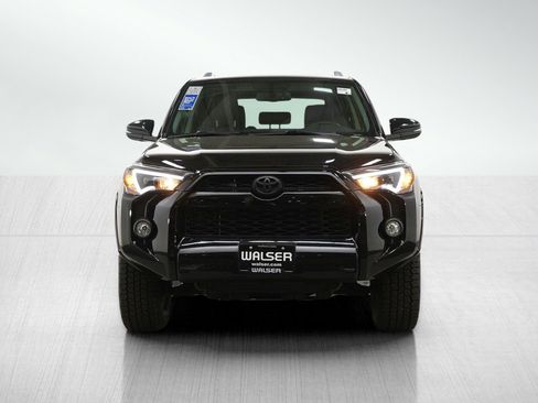 Used 2017 Toyota 4Runner SR5 Premium image 8