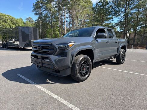 Used 2024 Toyota Tacoma SR5 AWD/4WD image 2