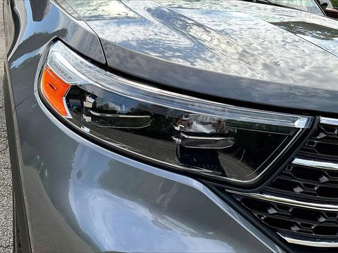 Used 2021 Ford Explorer XLT image 27