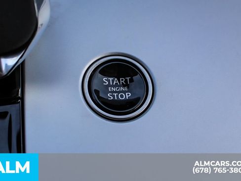 Used 2024 Land Rover Range Rover SE image 30