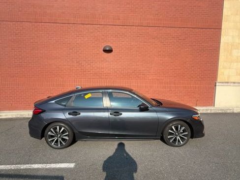 Used 2022 Honda Civic EX-L image 2