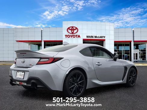 Used 2023 Toyota GR86 Premium w/ ALL Weather Mat Package (TMS) RWD image 5