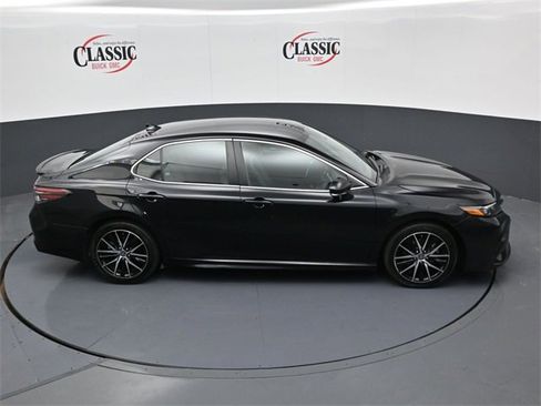 Used 2024 Toyota Camry SE image 20