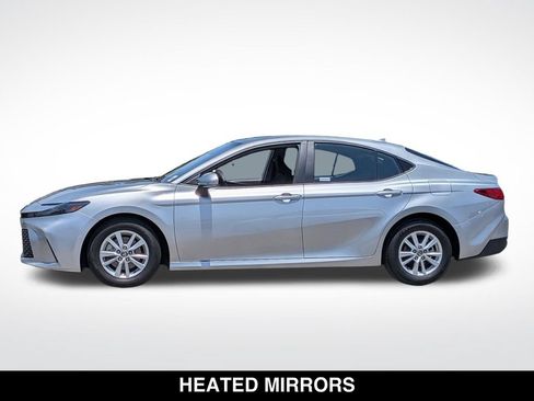 Used 2025 Toyota Camry LE FWD image 5
