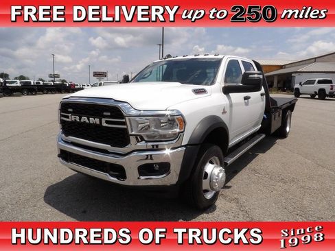 Used 2024 RAM 5500 Tradesman w/ Chrome Appearance Group AWD/4WD image 1