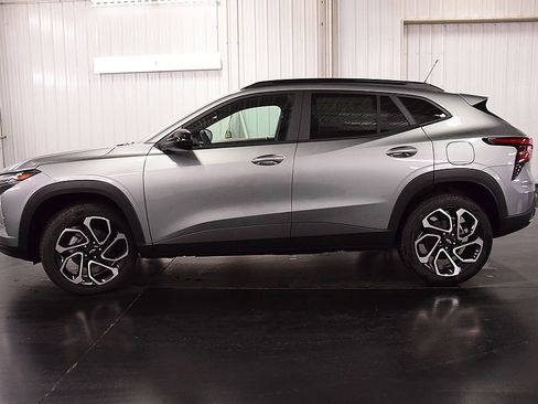 New 2026 Chevrolet Trax RS image 4