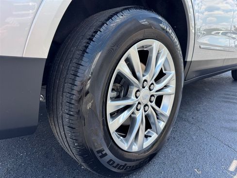 Used 2020 Cadillac XT5 Premium Luxury FWD image 10