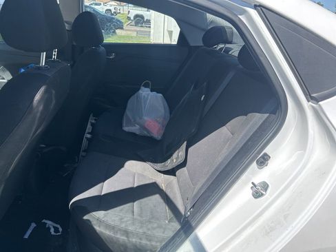 Used 2019 Hyundai Accent SE FWD image 12