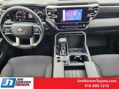 Used 2022 Toyota Tundra SR5 w/ SR5 Convenience Package AWD/4WD image 27