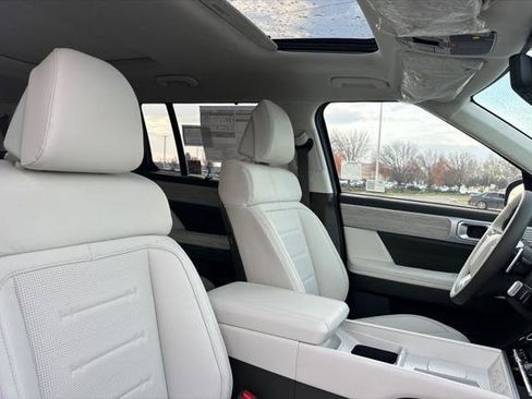 New 2025 Hyundai Santa Fe Calligraphy image 13