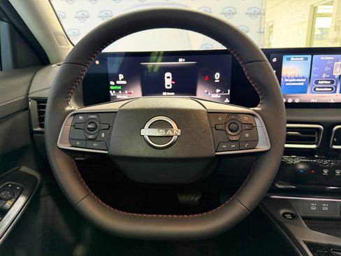 Used 2026 Nissan Sentra SR w/ Floor Mat Package FWD image 29
