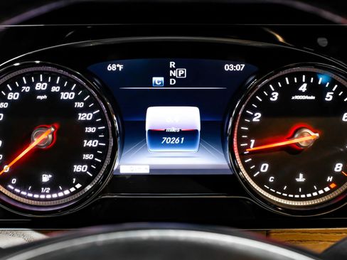 Used 2018 Mercedes-Benz E 300 image 25