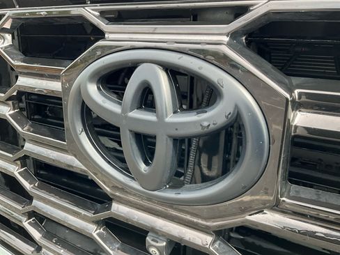 Used 2024 Toyota Sequoia Platinum AWD/4WD image 9