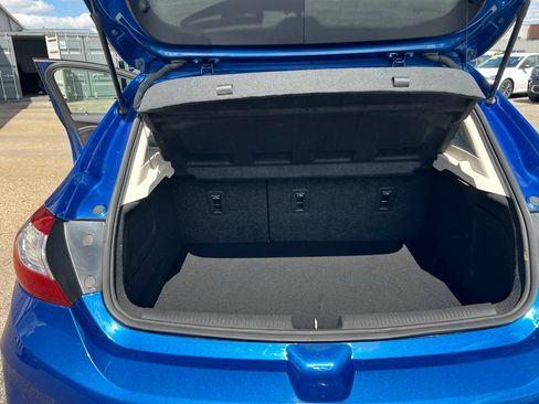 Used 2018 Chevrolet Cruze Premier FWD image 13