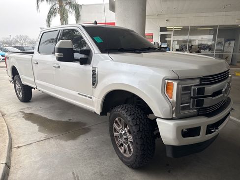 Used 2019 Ford F350 Limited image 3