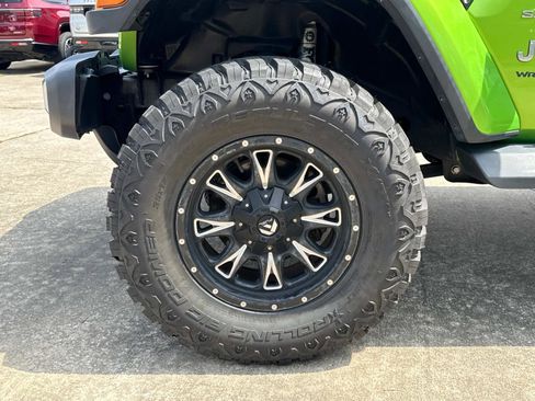 Used 2018 Jeep Wrangler Unlimited Sahara image 10