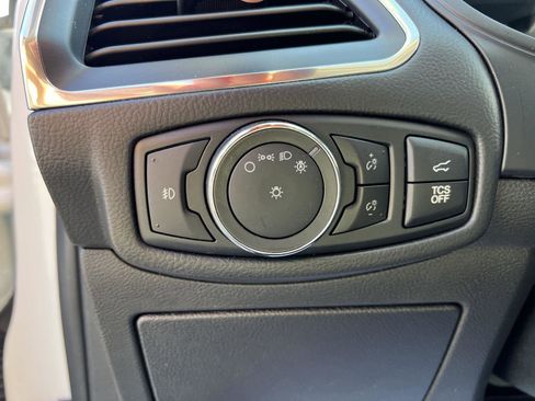 Used 2022 Ford Edge Titanium image 22