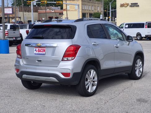 Used 2020 Chevrolet Trax Premier AWD/4WD image 6