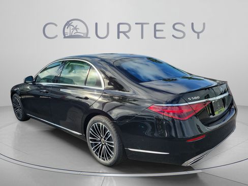 Certified 2026 Mercedes-Benz S 580 4MATIC Sedan image 3
