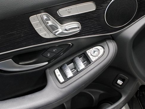 Used 2022 Mercedes-Benz GLC 300 4MATIC image 24