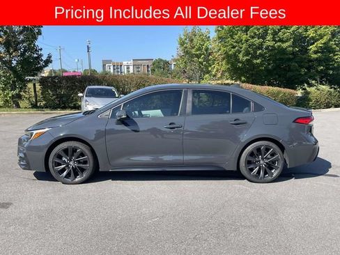Used 2023 Toyota Corolla SE FWD image 2