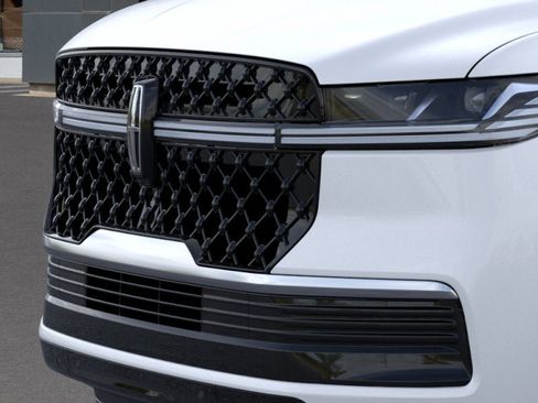 New 2026 Lincoln Navigator L Reserve w/ Jet Appearance Package AWD/4WD image 17