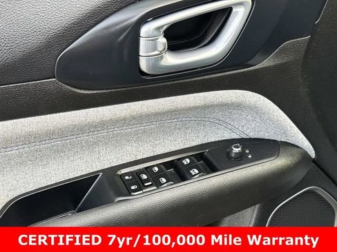 Certified 2024 Jeep Compass Latitude image 15