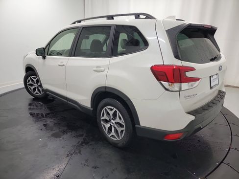 Used 2022 Subaru Forester Premium image 6