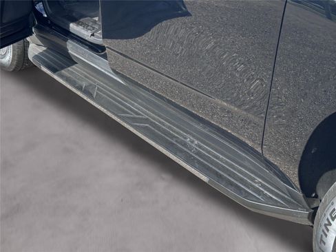 Used 2021 Chevrolet Suburban LS image 37