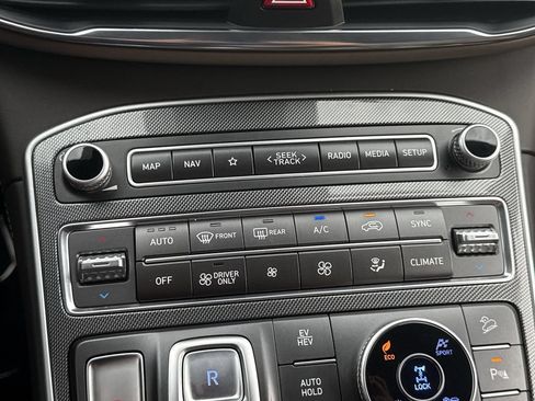 Used 2023 Hyundai Santa Fe Limited AWD/4WD image 17