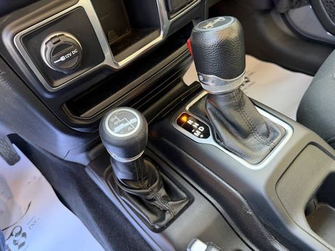 Used 2019 Jeep Wrangler Sport image 21