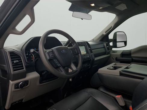 Used 2019 Ford F250 XL w/ STX Appearance Package image 29