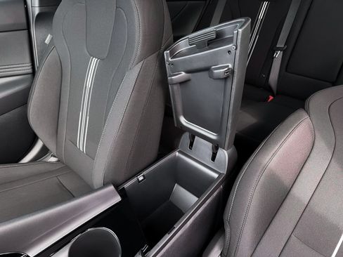 New 2026 Hyundai Elantra SEL Sport FWD image 18