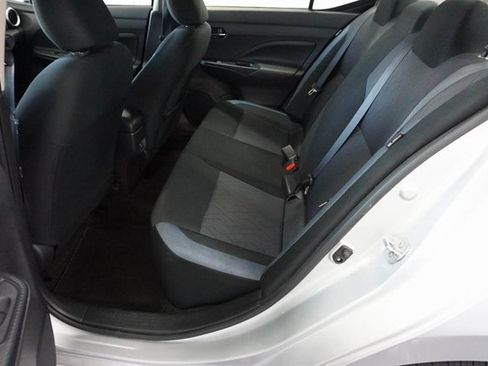 Used 2023 Nissan Versa SV image 15