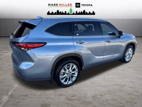 Used 2023 Toyota Highlander Limited AWD/4WD image 6